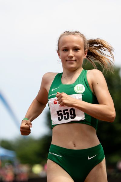 Nele Jaworski (VfL Wolfsburg) ueber 100m am 04.06.2022 waehrend der Sparkassen Gala in Regensburg